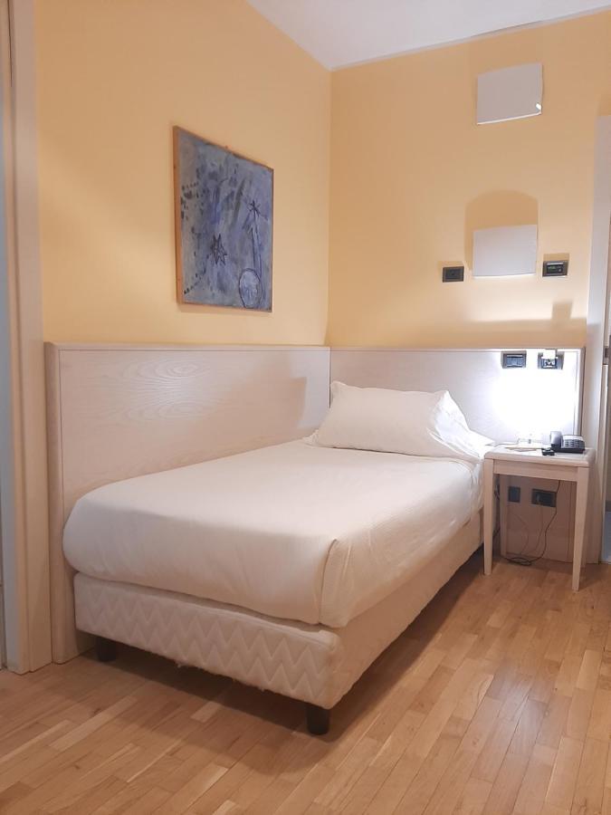Hotel Chiaraluna